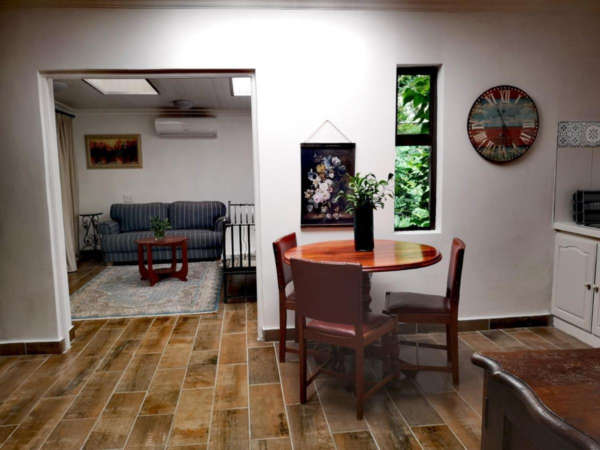 Cranberry Cottage Ladybrand Екстер'єр фото