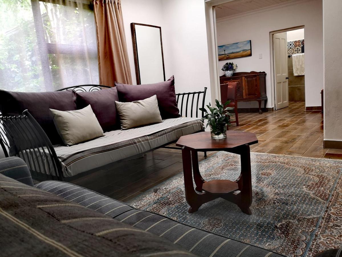 Cranberry Cottage Ladybrand Екстер'єр фото
